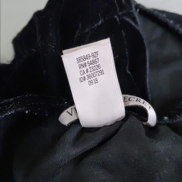 2x 👯‍♀️Host Pick⚡️Victoria’s Secret Velvet Romper - Picture 10 of 11